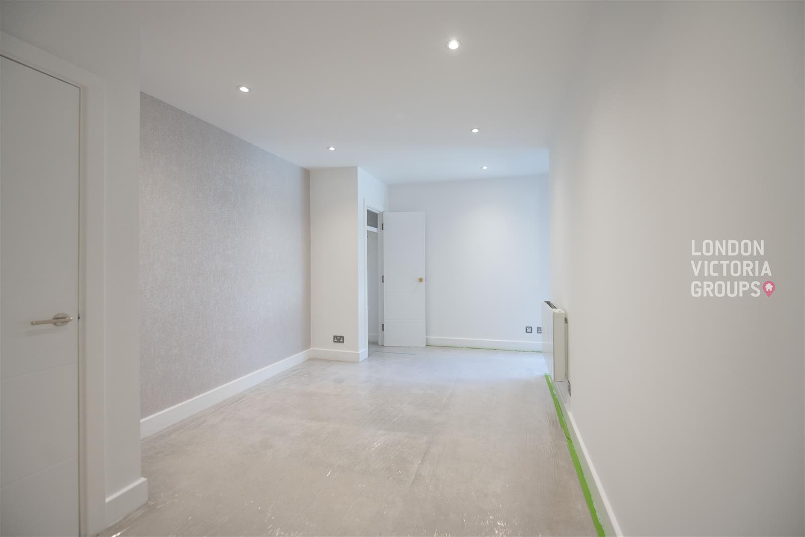 2 bed property in Evangelist House, 33 Black Friars Lane, London